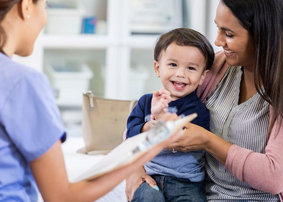 mom child with pediatrician